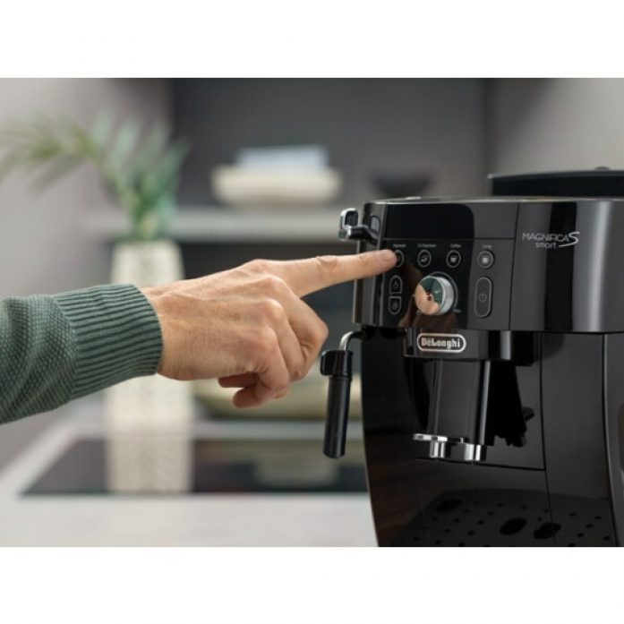 Кофемашина DeLonghi Magnifica S ECAM230.13.B черный в магазине «На диване» в Москве  — Выгодная цена