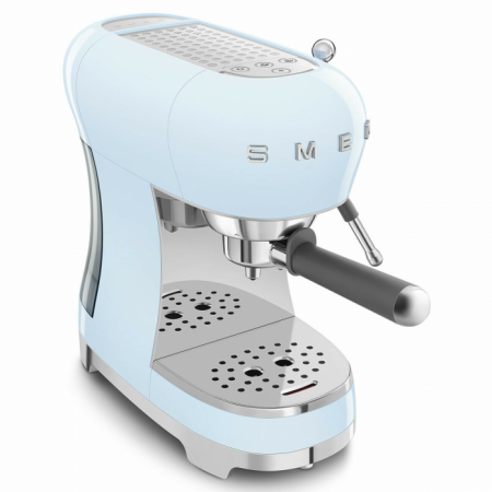 Кофемашина-эспрессо SMEG ECF02PBEU в магазине «На диване» в Москве  — Выгодная цена